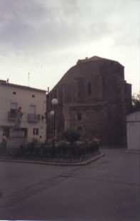 Llegando a la iglesia de Linyola