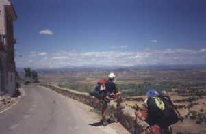 Observando los Pirineos desde Berbegal